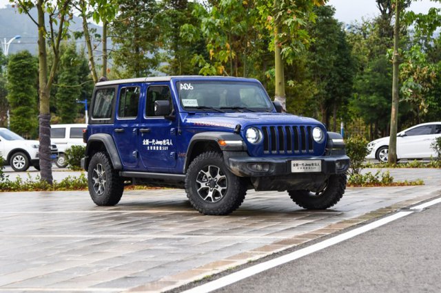 ԽҰǿȫJeep˹У