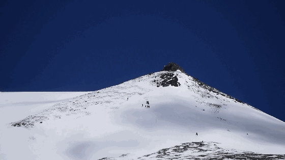 й