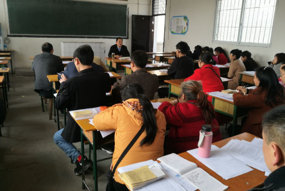 �������к���ѧ�ٿ�2018�괺����ѧ��ʦ��