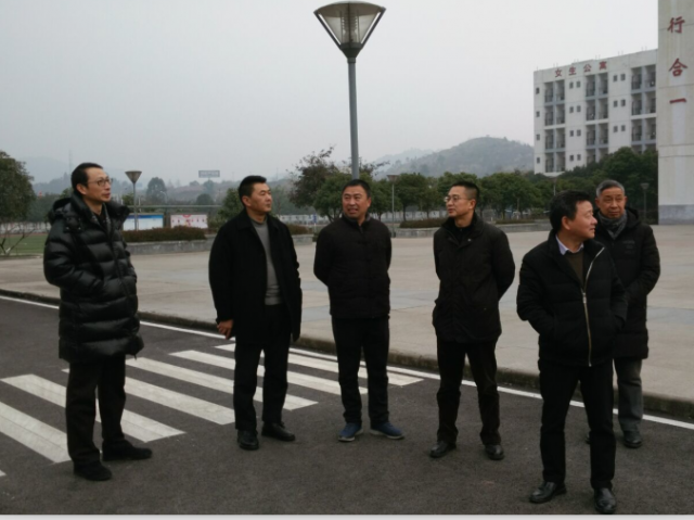 ���򿡵��ɶ��й���ְҵ����ѧУ��鹤��