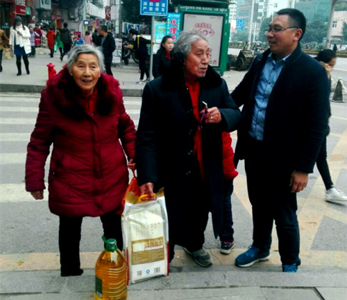 �ﴨ��ʯ����������Сѧ ο�����ݽ�ʦ�