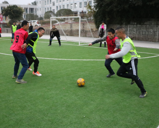 �µ���ѧ��չϲӭԪ������