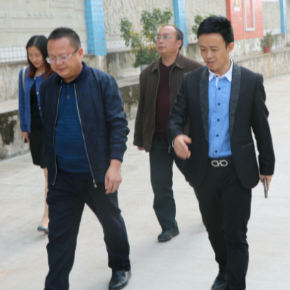 ��Զ�������쵼���µ���ѧ����